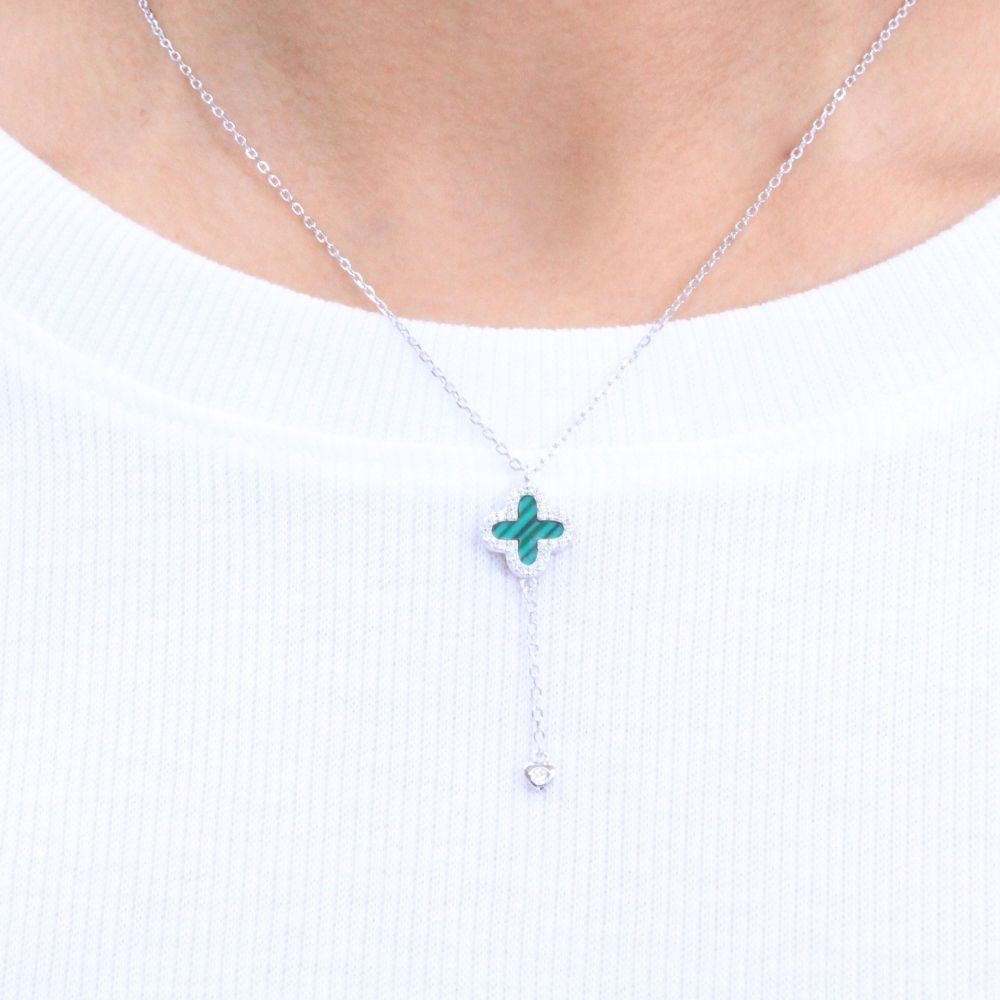 Gargantilla de Plata .925 con Trébol de Malaquita con Colgante de Corazón Detallado con Zirconias mod. 1025