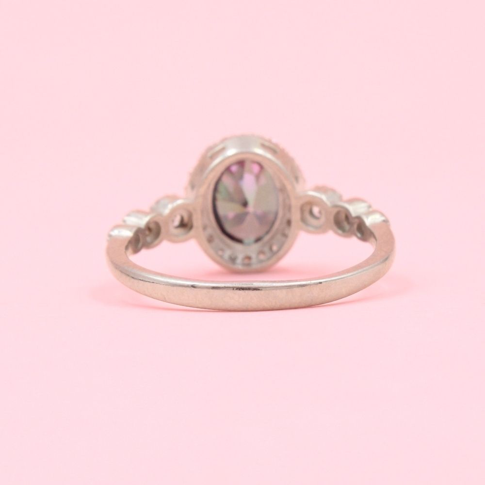 Anillo para Dama de Plata .925 Diseño Oval Incrustado de Zirconia mod. 1173