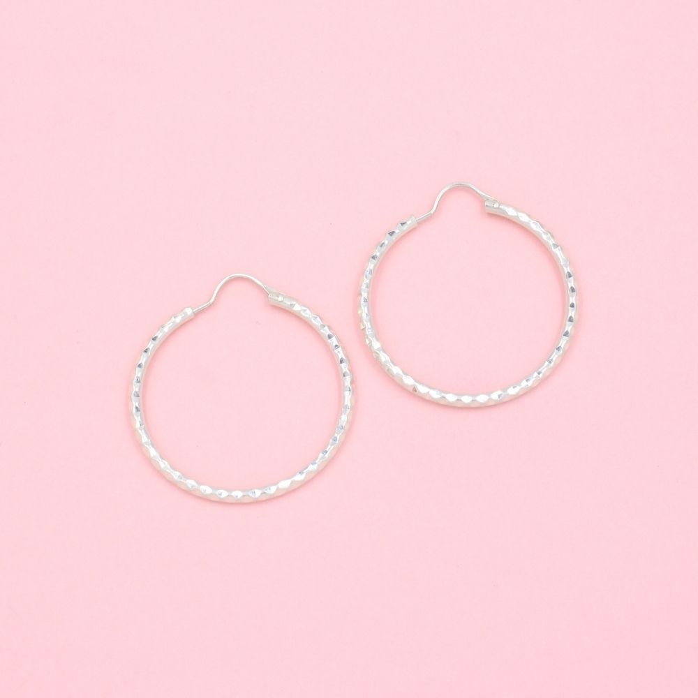 Arracada de Plata .925 Hueca con Facetado Diamante mod. 1059