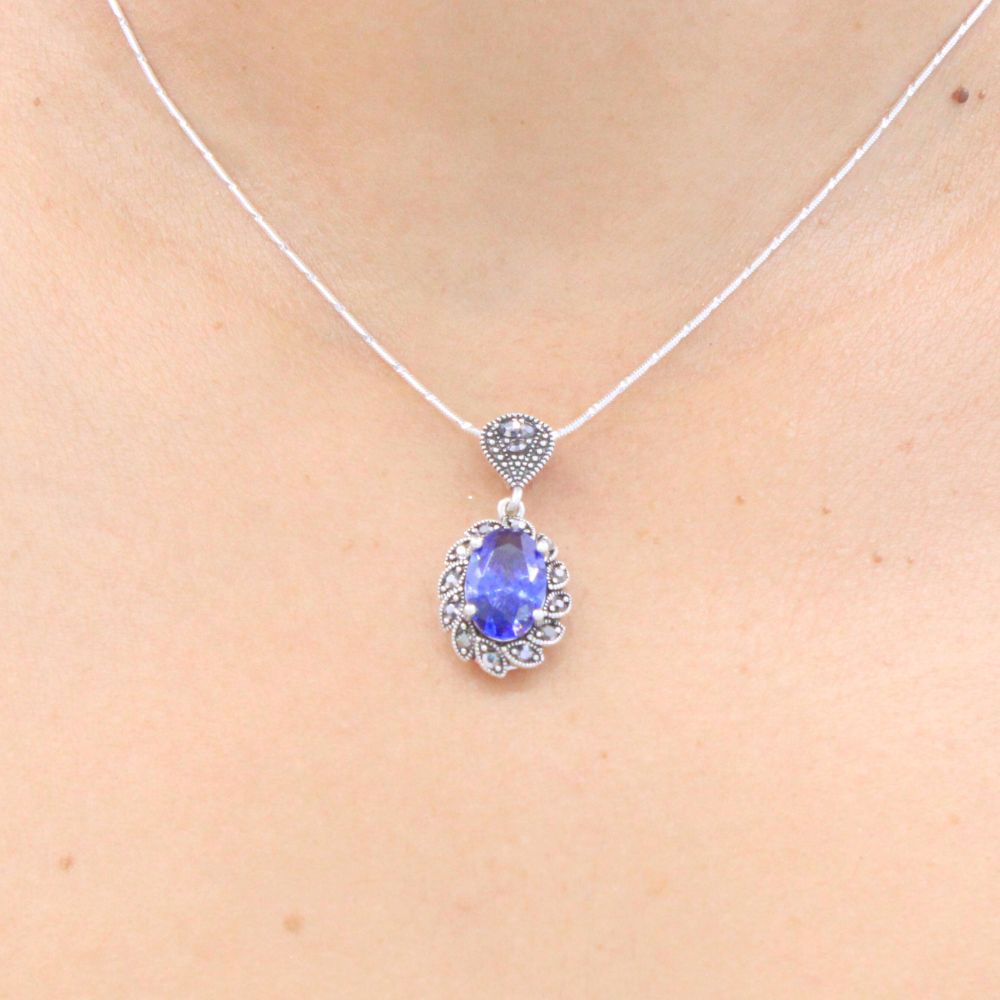 Dije de Dama Plata .925 Zirconia Azul con Bisel de Marquesitas mod. 1162