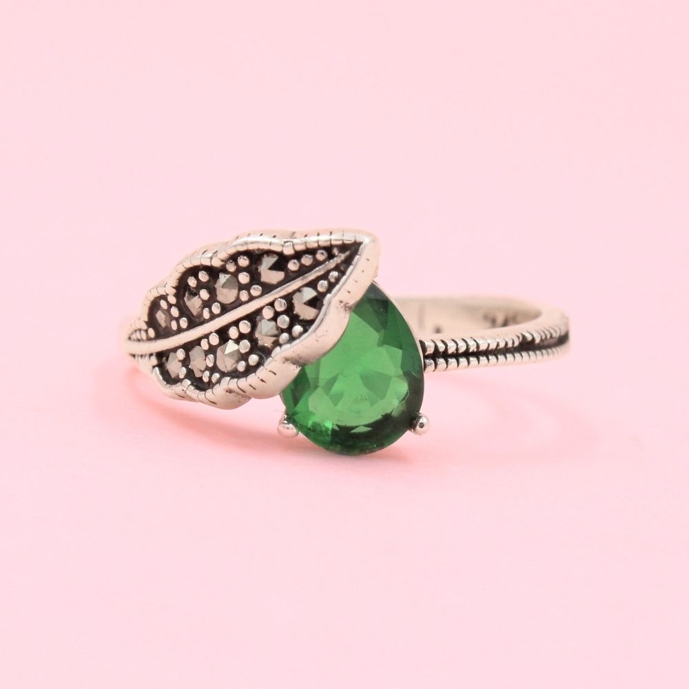 Anillo para Dama de Plata .925 mod. Diseño de Gota y Hoja 1175