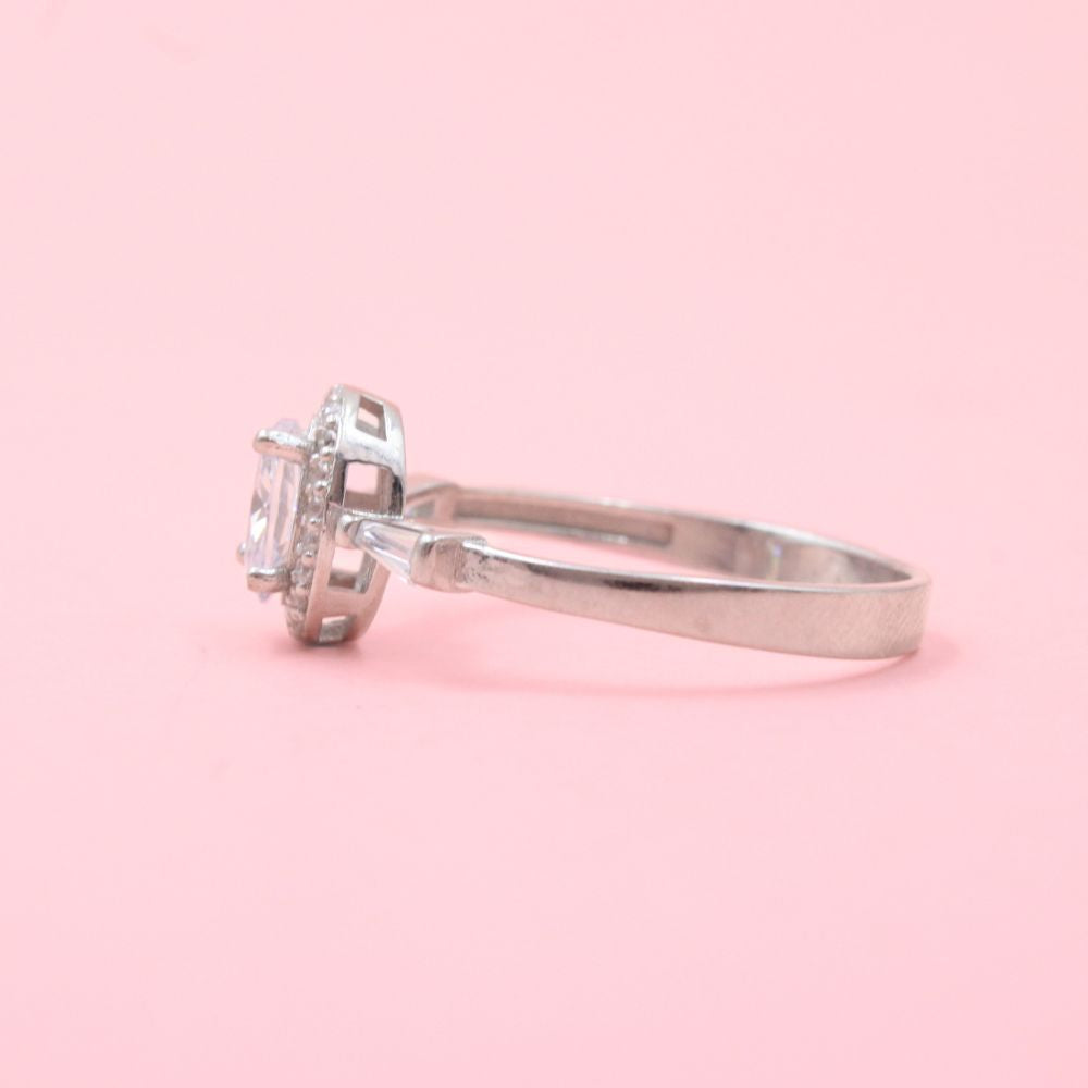 Anillo Solitario de Plata .925 Diseño Oval mod. 1007