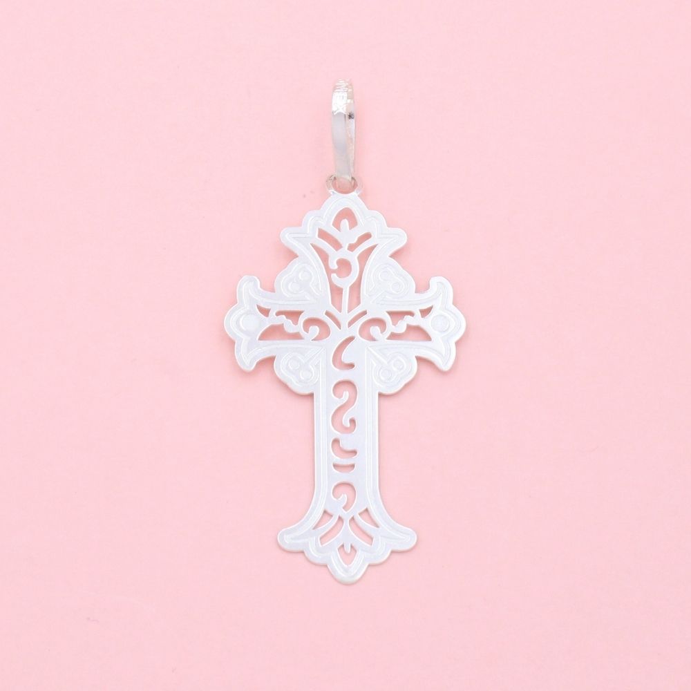 Cruz de Plata .925 Diseño Plano con Calado de Figuras Finas y Grabado Mate mod. 1250