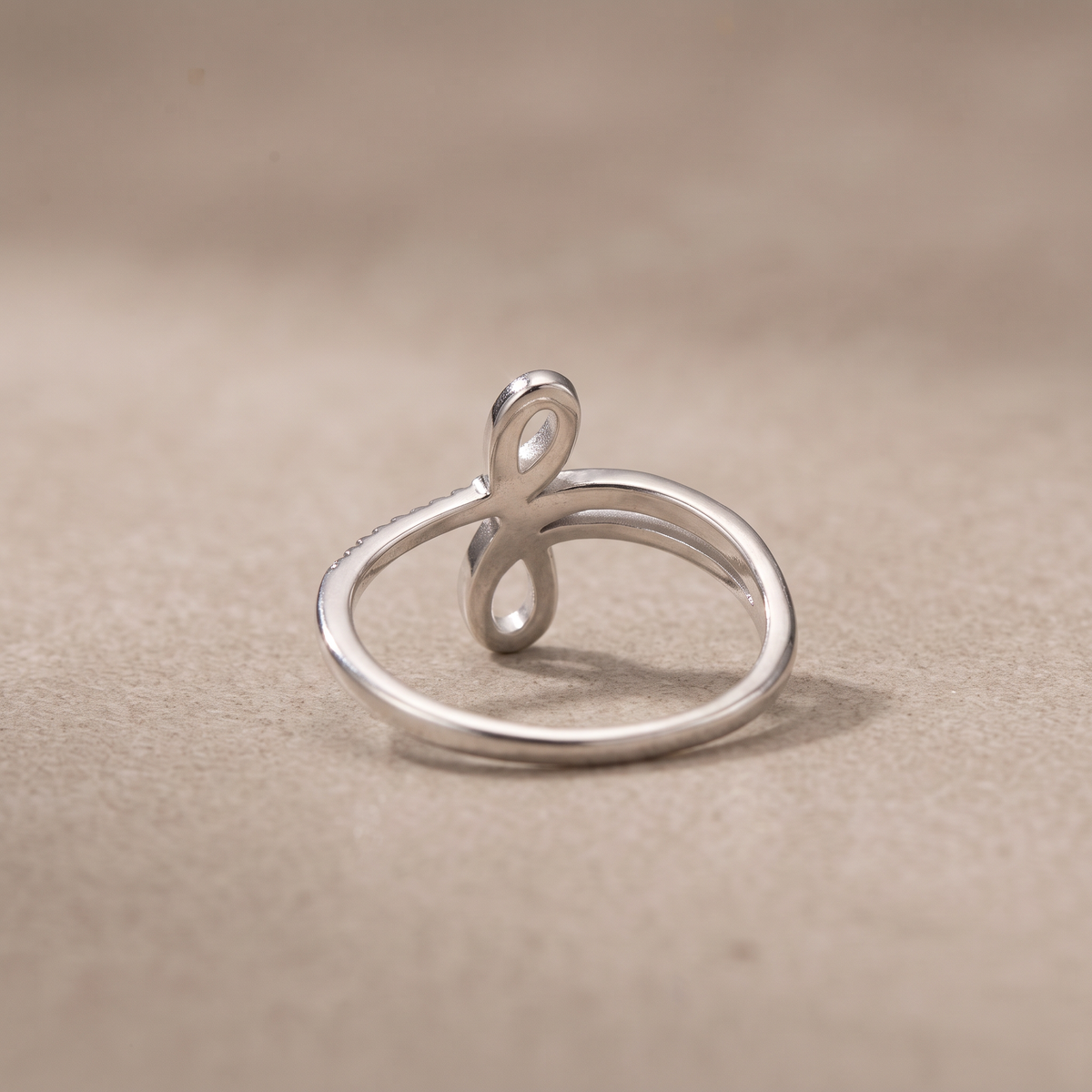 Anillo de Plata. 925 de Infinito Moderno con Zirconia mod.3258