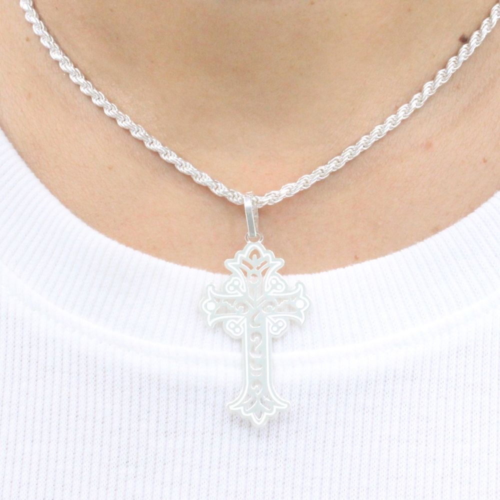 Cruz de Plata .925 Diseño Plano con Calado de Figuras Finas y Grabado Mate mod. 1250