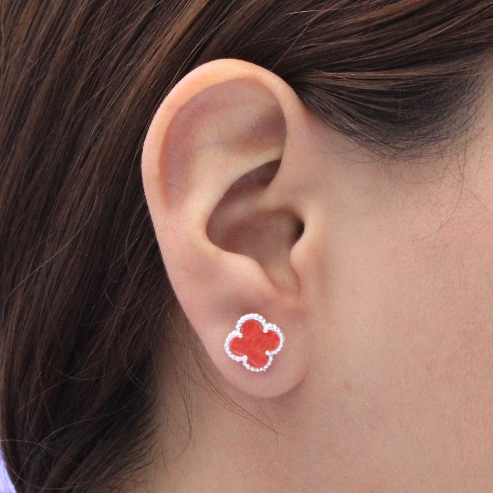 Arete de Plata .925 Elegante con Forma de Trébol en Color Rojo mod. 1446