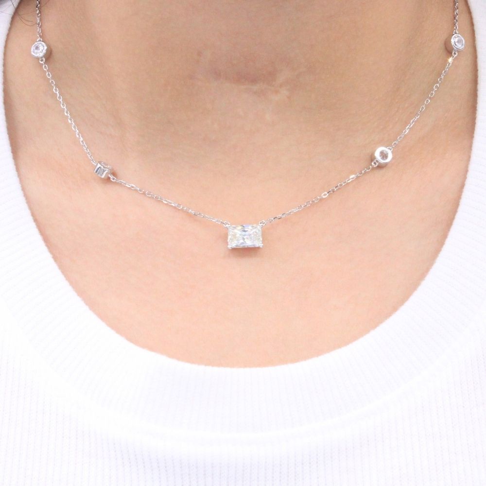 Gargantilla de Plata .925 de Diseño Elegante con Zirconias Brillantes mod. 1193