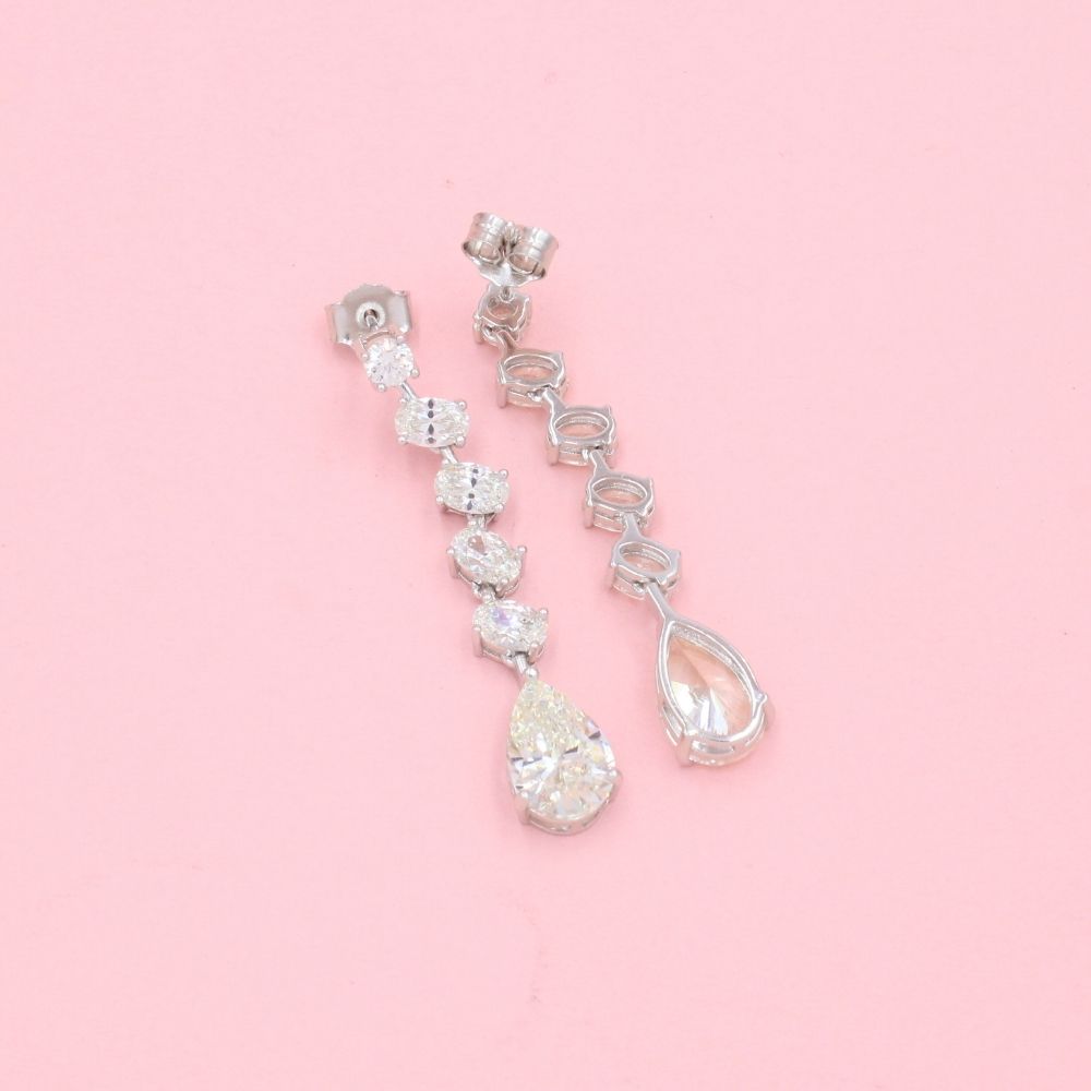 Arete Largo de Plata .925 con Moissanitas Ovales mod. 1221