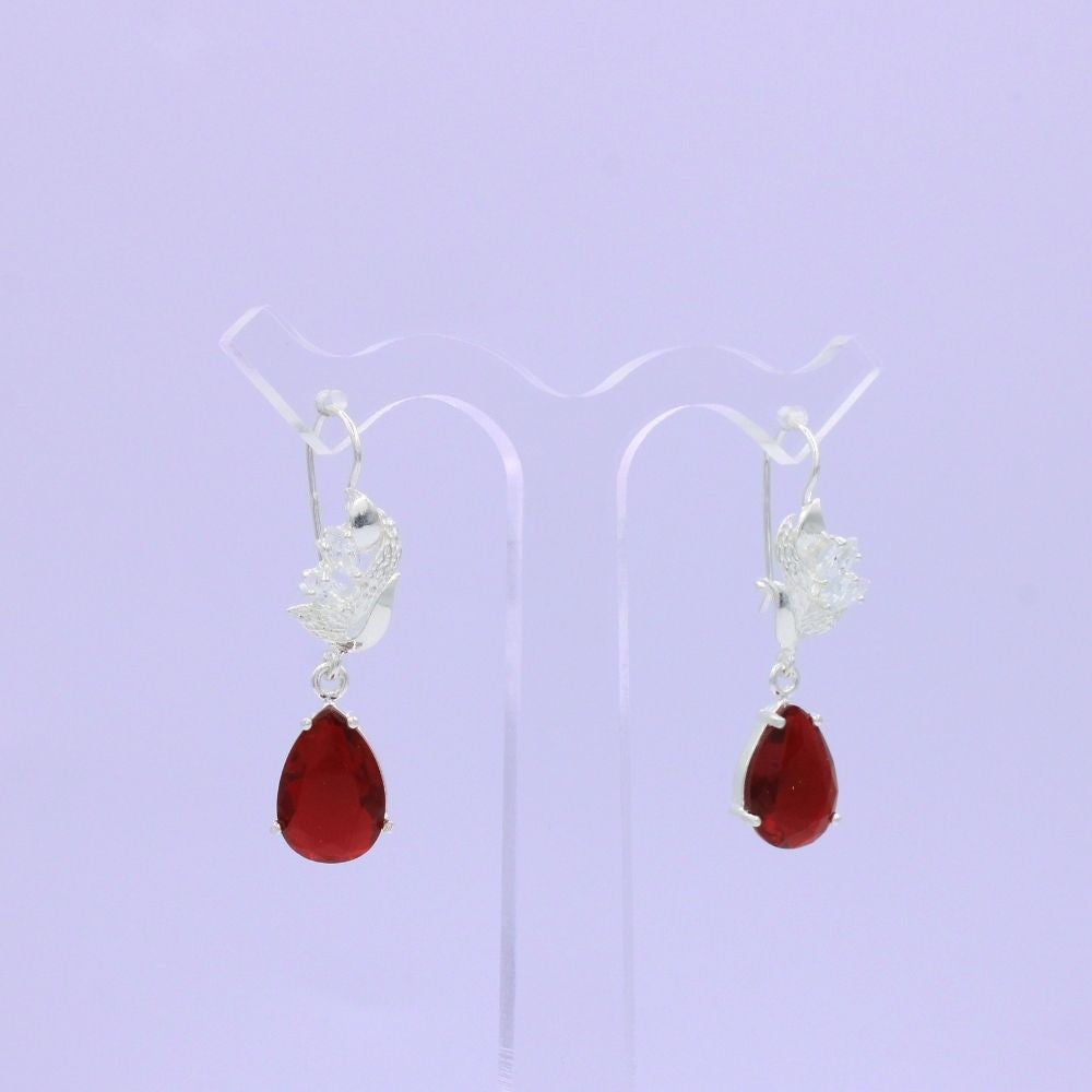 Arete Largo de Plata .925 con Diseño Elegante Incrustado de Zirconias mod. 1595