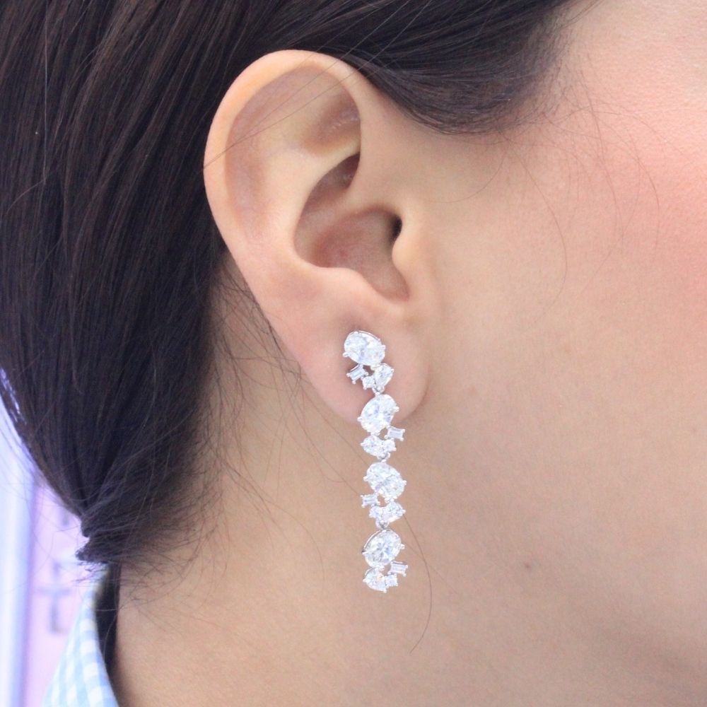 Arete Largo de Plata .925 Diseño Primavera con Moissanitas en Tira mod. 1222