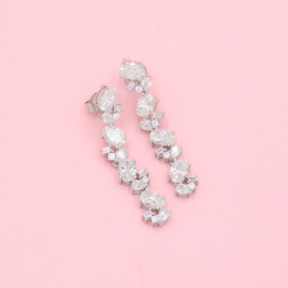 Arete Largo de Plata .925 Diseño Primavera con Moissanitas en Tira mod. 1222