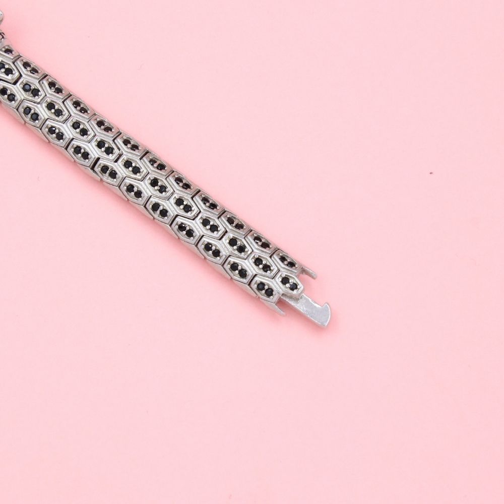 Pulsera Especial Tejido de Vibora Hueco con Incrustación de Zirconia Negra mod. 0897