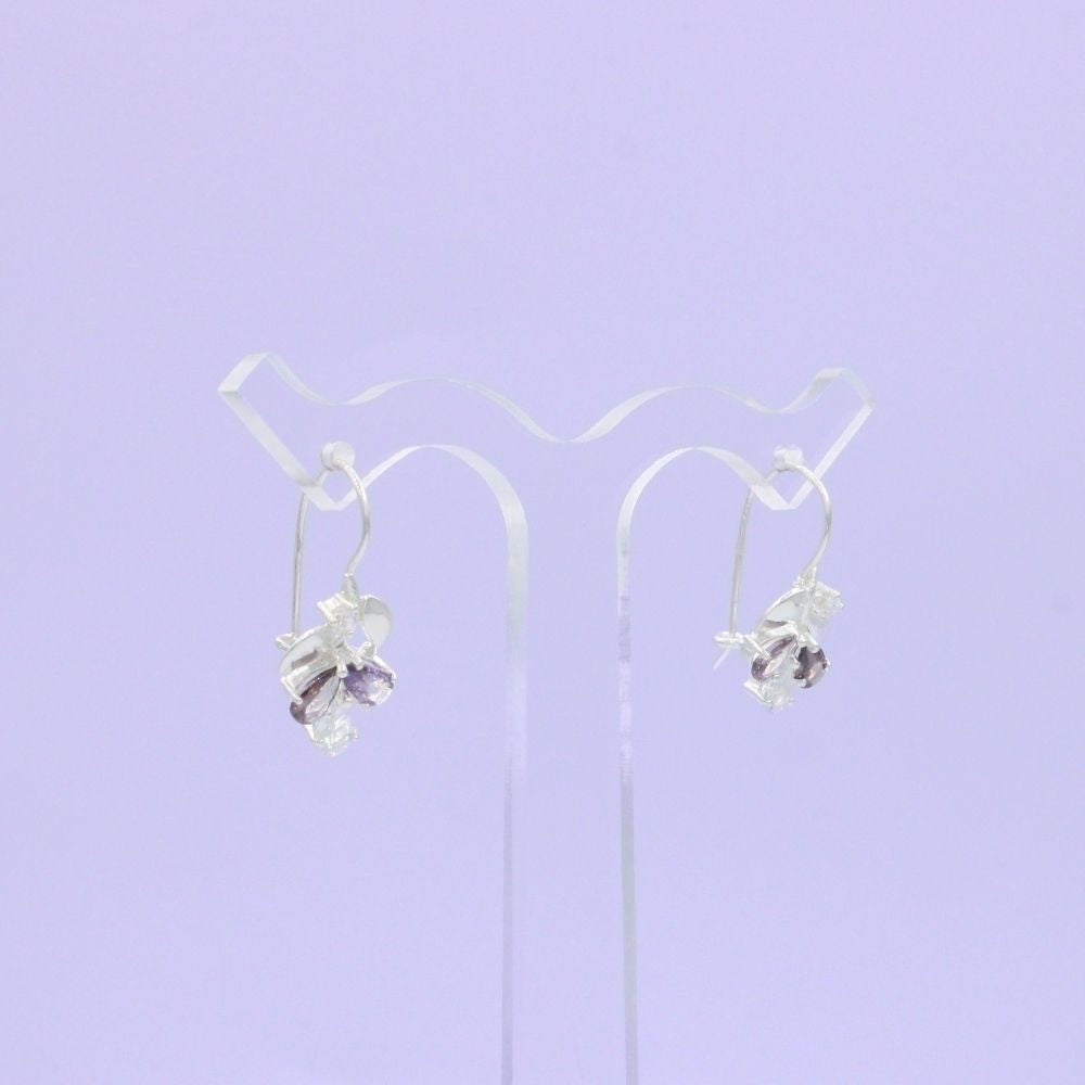 Arete Largo de Plata .925 con Diseño de Doble Gota Incrustado de Zirconias mod. 1596