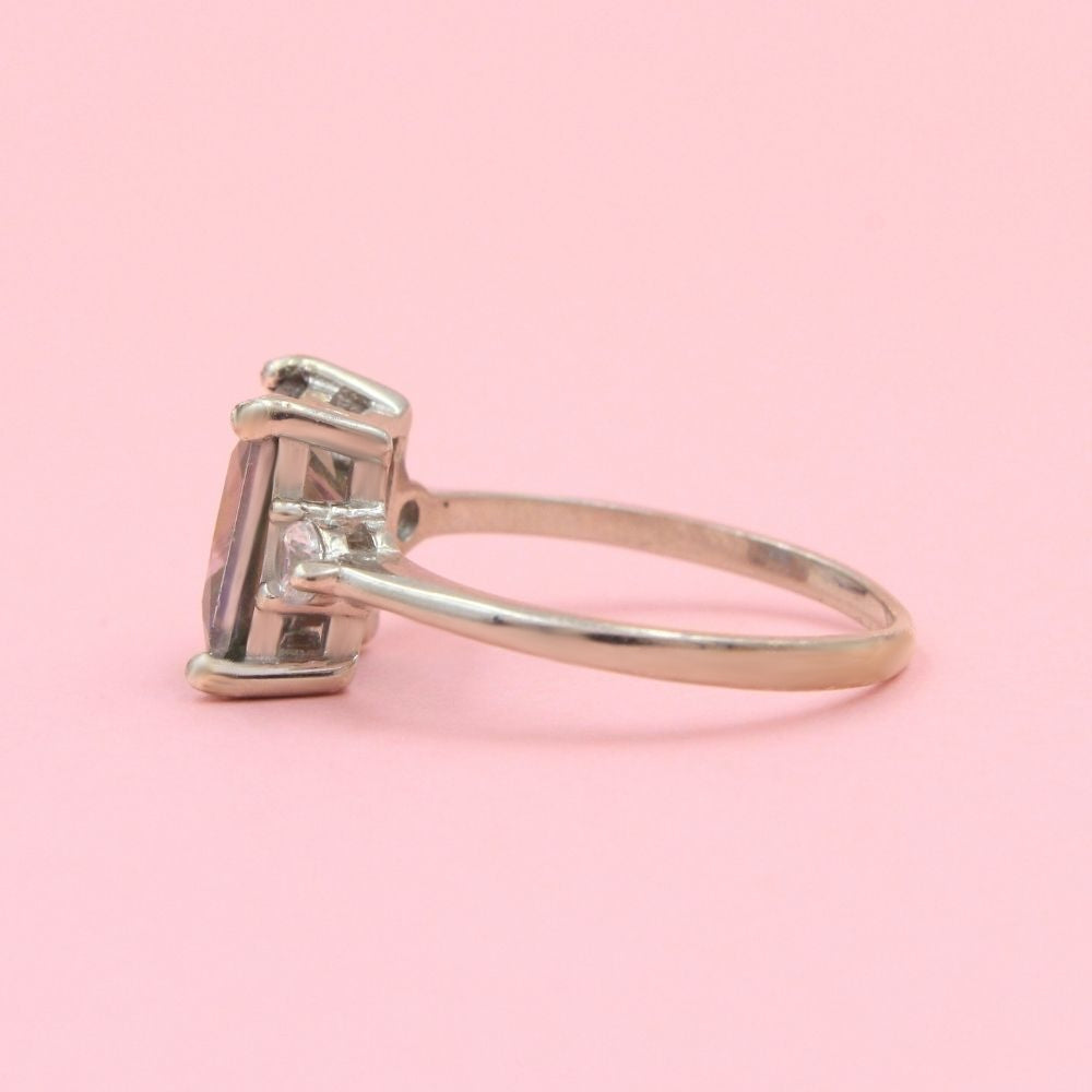 Anillo Especial con Zirconia Cuadrada Color Tornasol mod. 0713