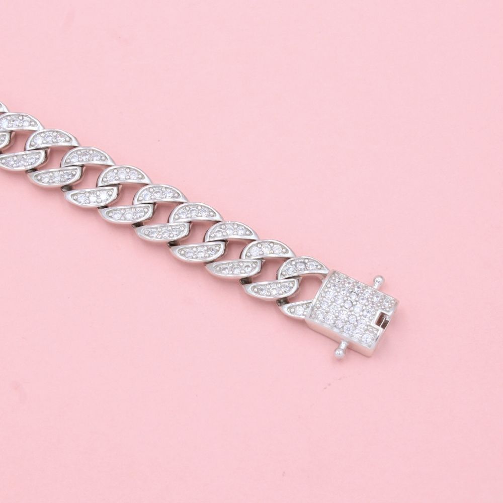 Pulsera de Plata .925 Tejido Barbado de Diseño Curvo e Incrustado con Zirconias mod. 1279