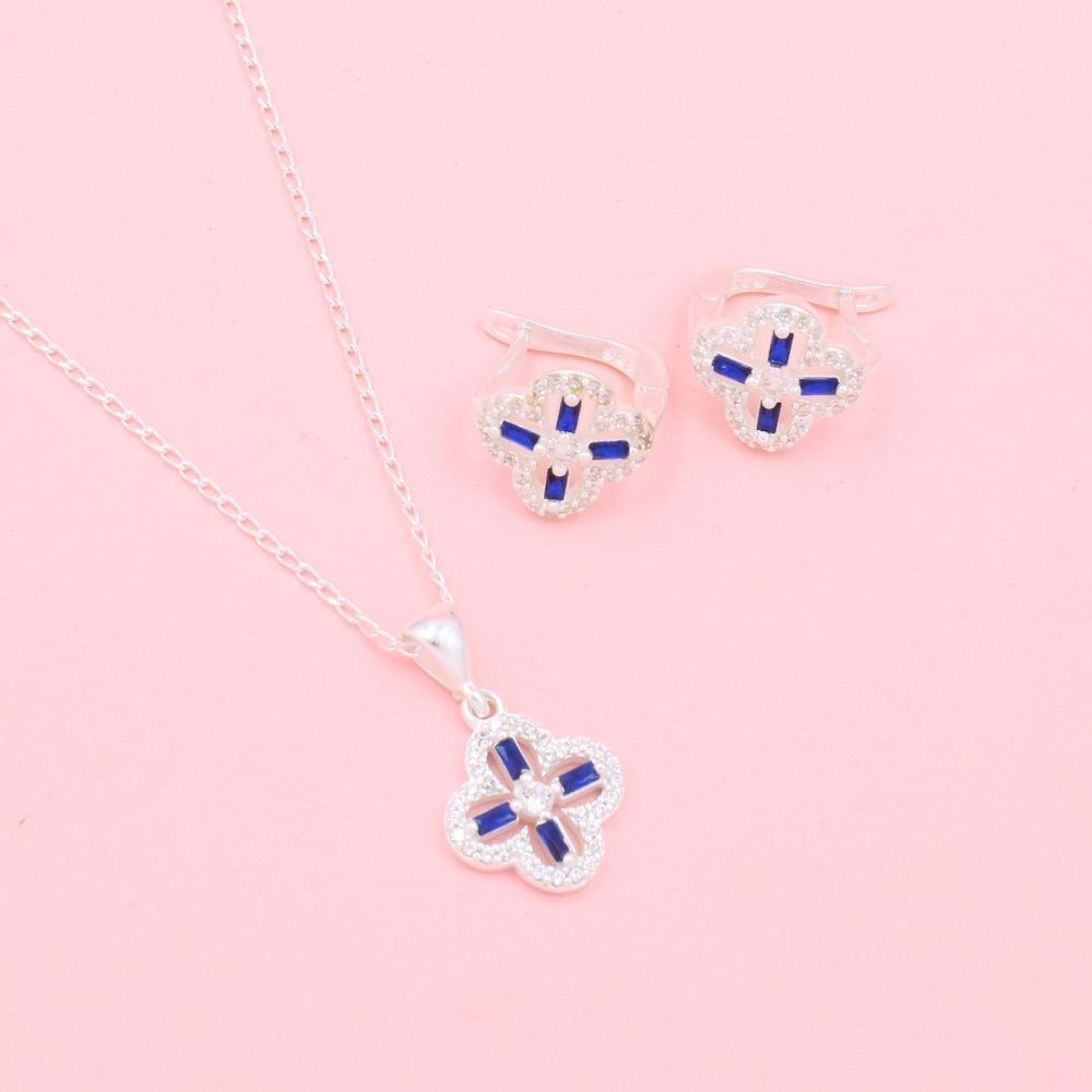 Coordinado de Plata .925 Flor de Cruz Incrustada de Zirconias mod. 1065