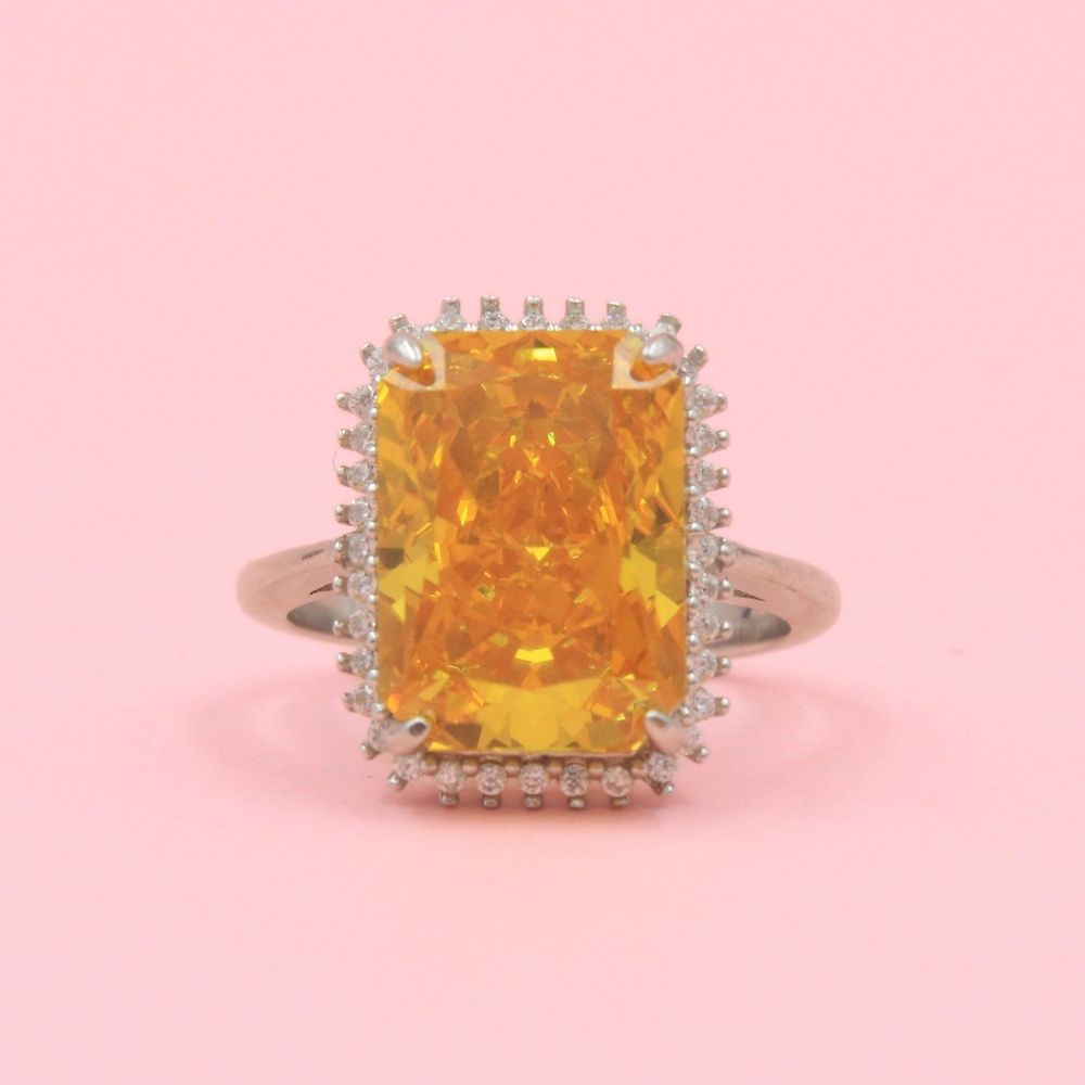 Anillo Especial con Zirconia Cuadrada Color Anaranjado Ambar mod. 0698