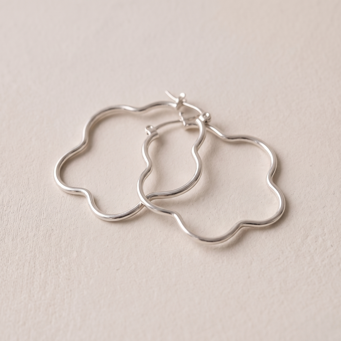 Arracada de Plata .925 Diseño de Flor Tubular mod. 3301