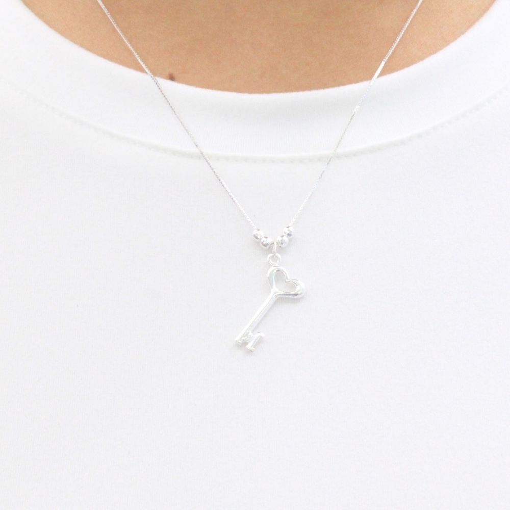 Gargantilla de Plata .925 con Dije Llave de Corazón Hueco y Brillante mod. 1092
