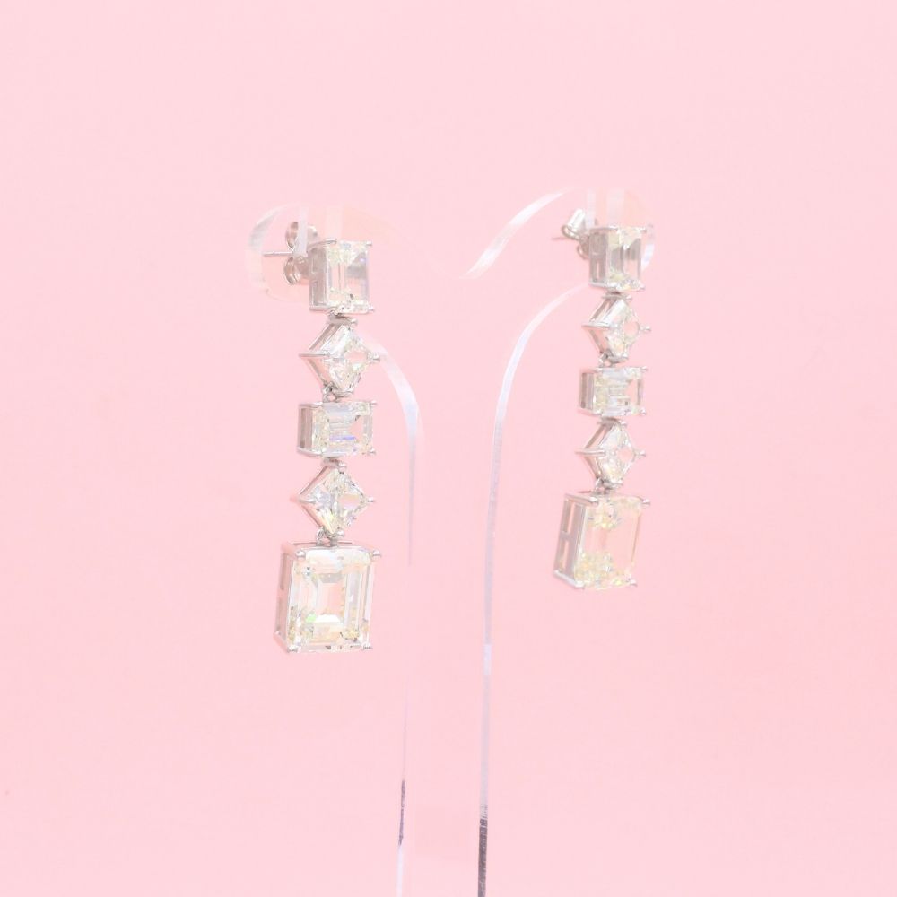 Arete Largo de Plata .925 Tira de Moissanitas de Corte Brillante mod. 1230