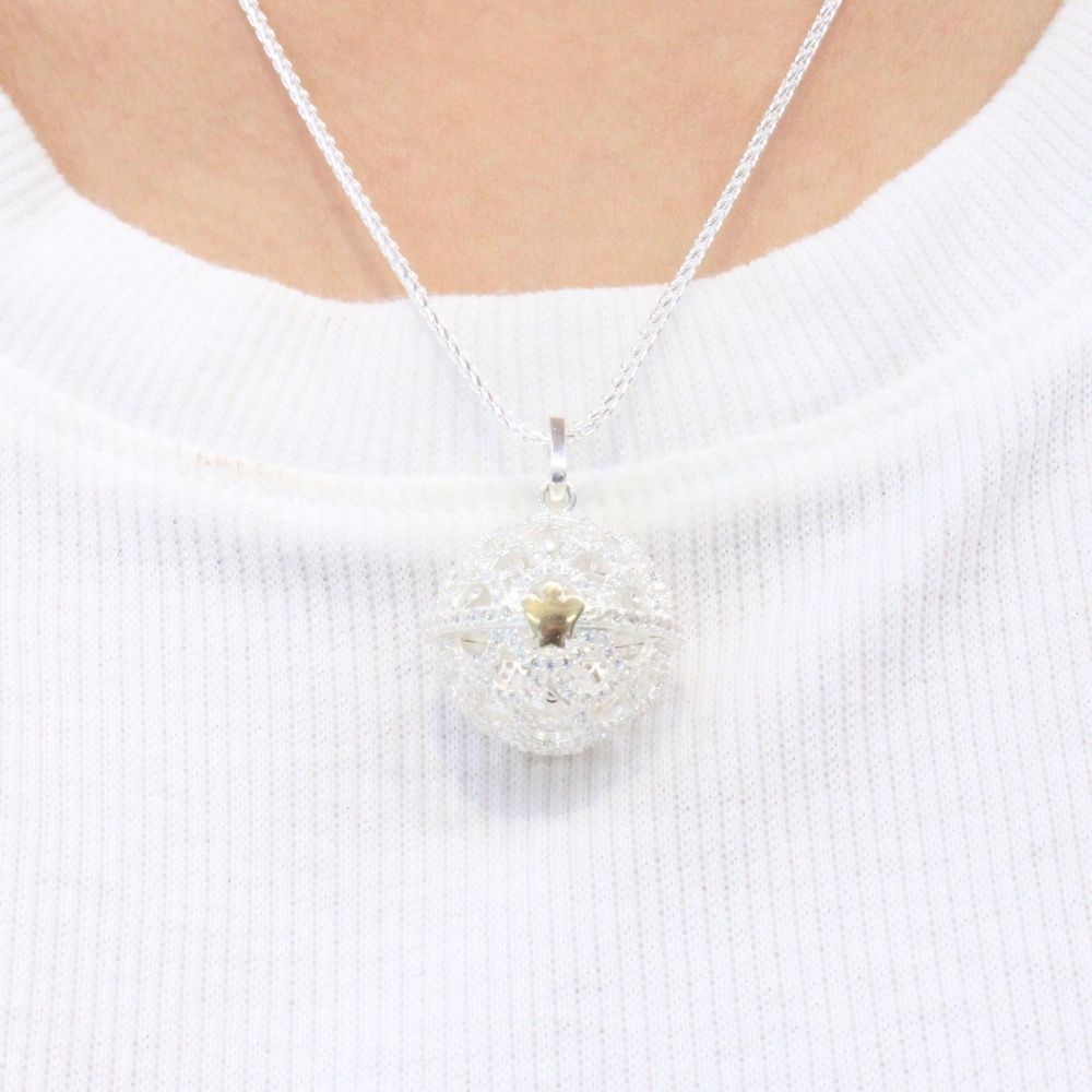 Dije de Plata .925 Llamado de Ángeles en Forma de Esfera Calada Incrustada con Zirconias mod. 1347