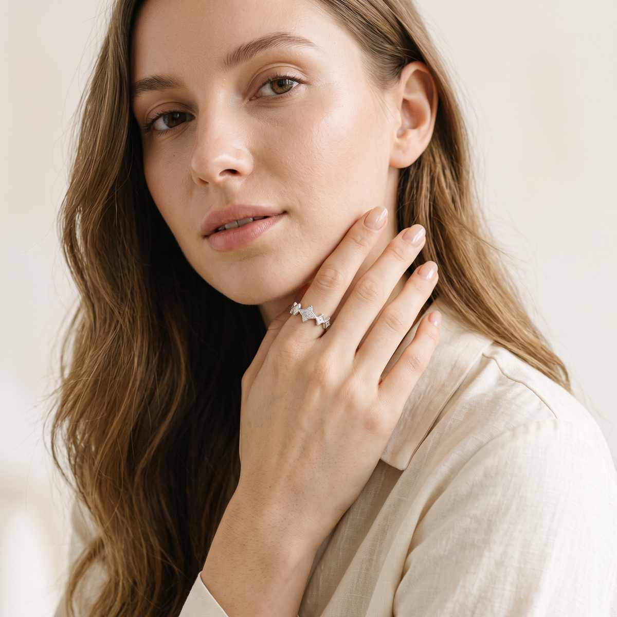 Anillo de Plata. 925 con Diseño de Estrellas  y Madre Perla con Zirconia mod.3251