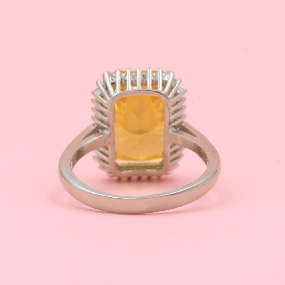 Anillo Especial con Zirconia Cuadrada Color Anaranjado Ambar mod. 0698