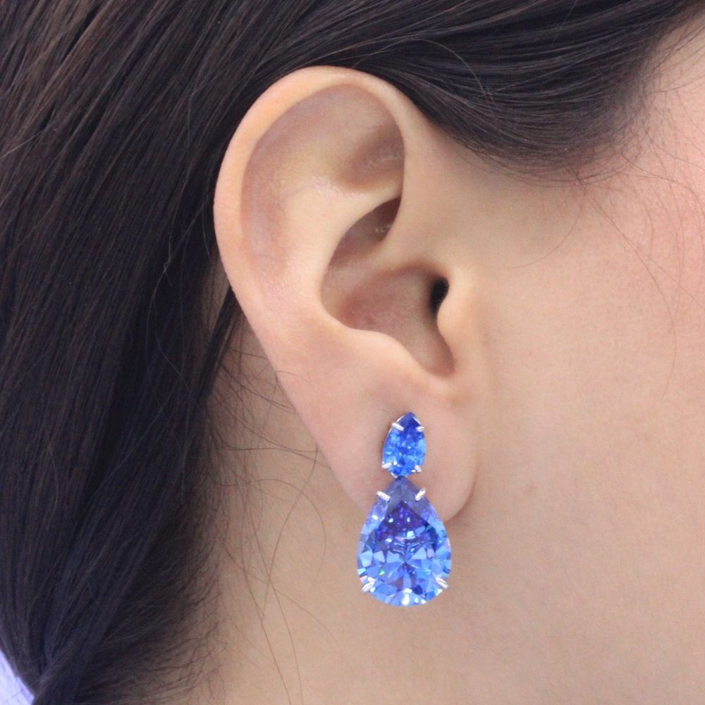 Arete Largo de Plata .925 Gotas de Moissanita Azul Rey mod. 1231