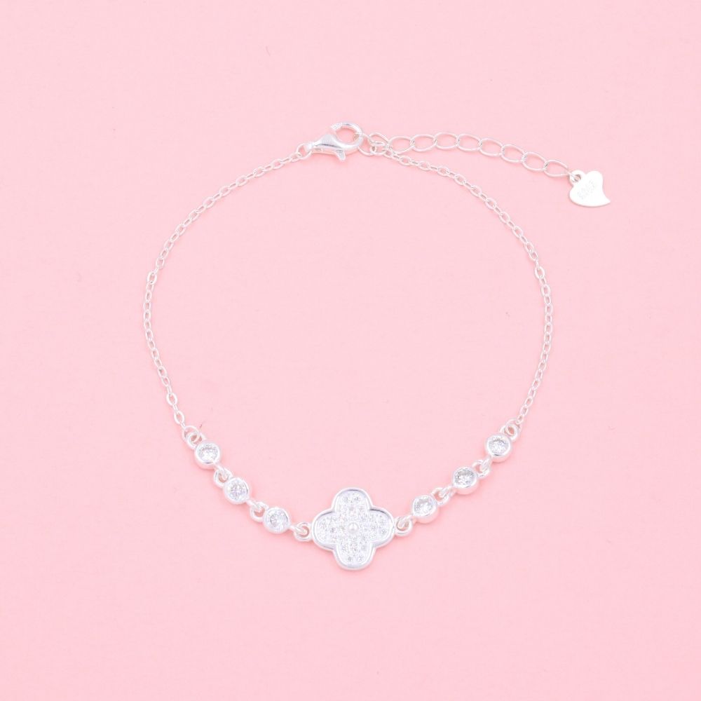 Pulsera de Plata .925 con Trébol Incrustado con Zirconias con Detalles Elegantes mod. 1041