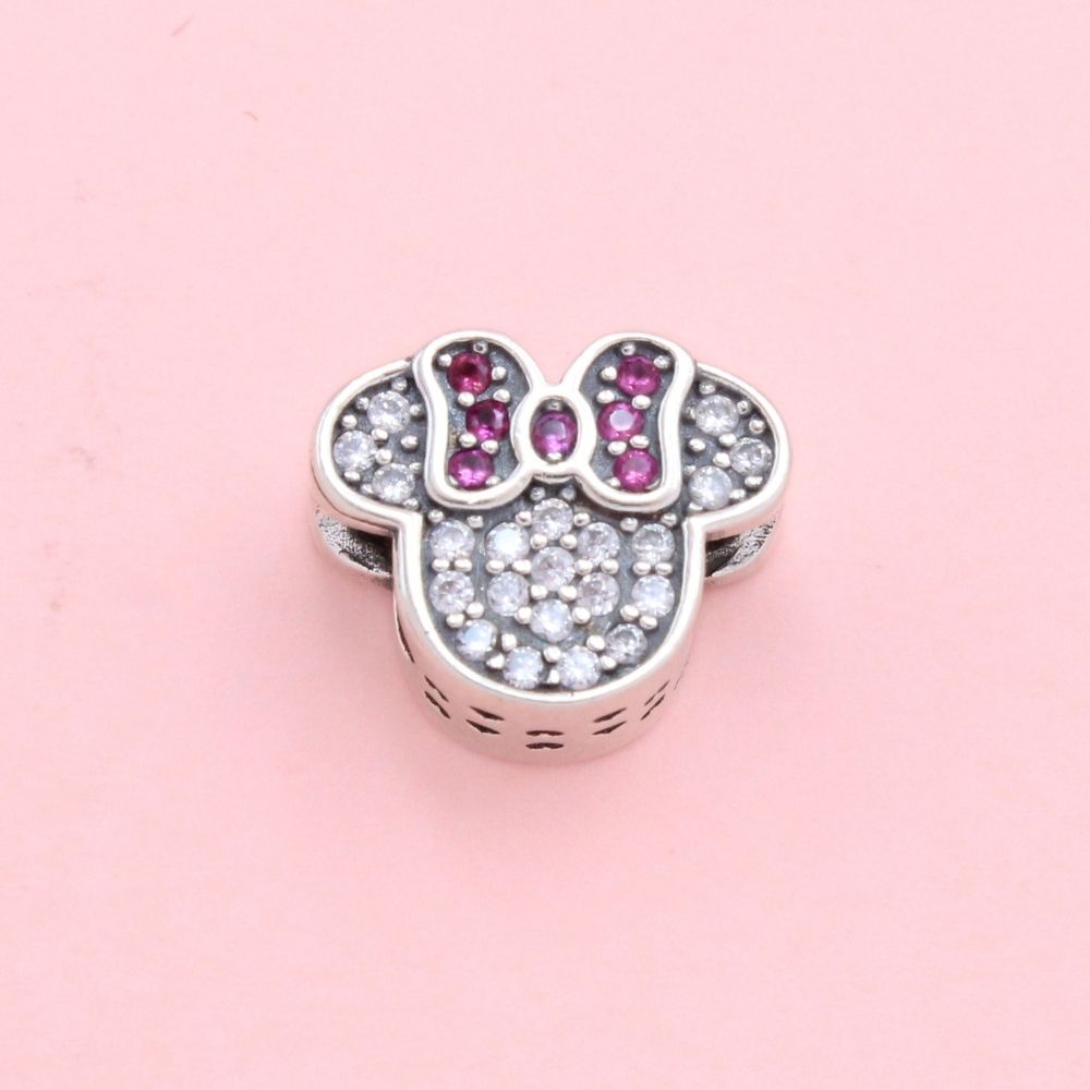 Charm de Plata .925 Minnie Incrustada con Zirconias y Detallada con Calado de Corazones mod. 1316
