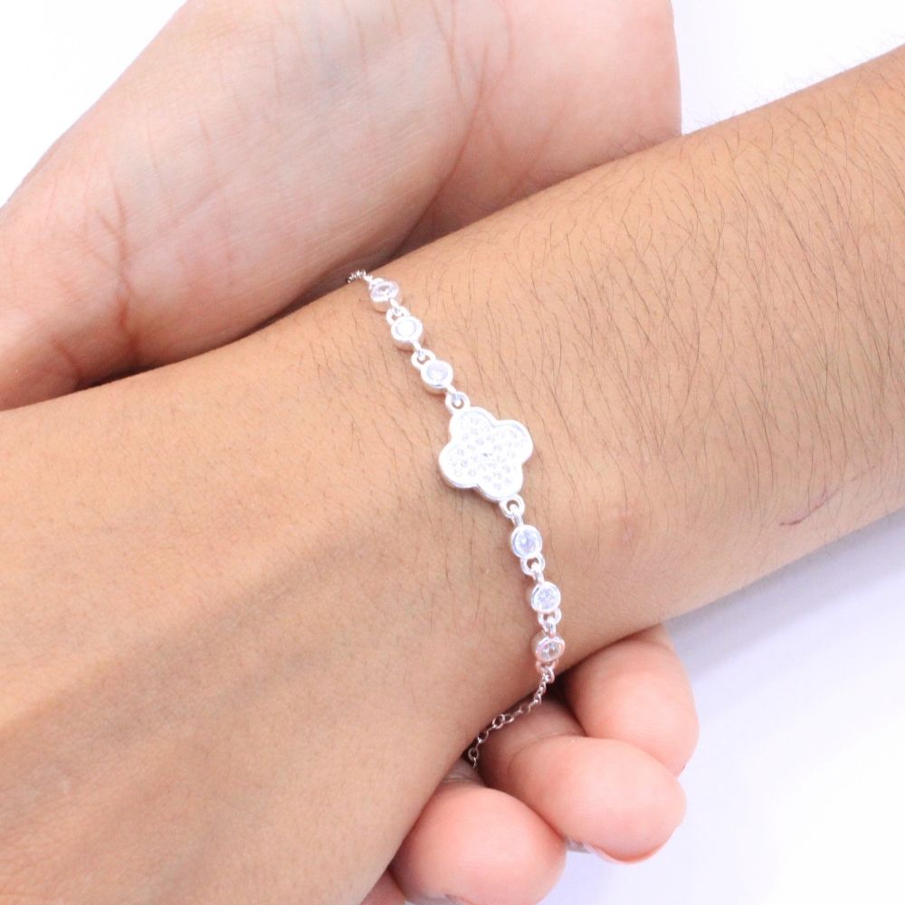 Pulsera de Plata .925 con Trébol Incrustado con Zirconias con Detalles Elegantes mod. 1041