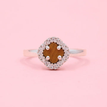 Anillo de Plata .925 Trébol de Ojo de Tigre Detallado con Zirconias Finas mod. 1043
