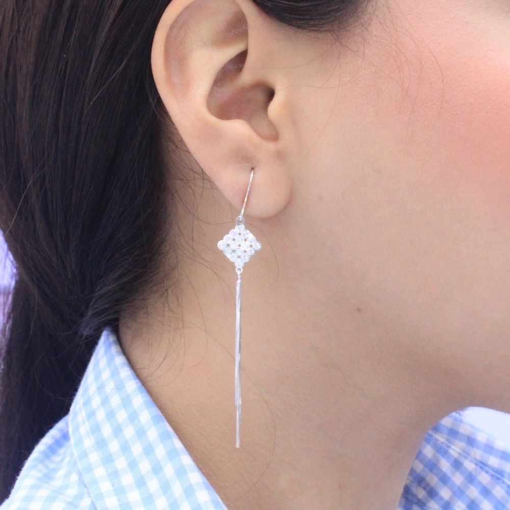 Arete Largo de Plata .925 Rombo de Zirconias y Tiras Brillantes mod. 1212