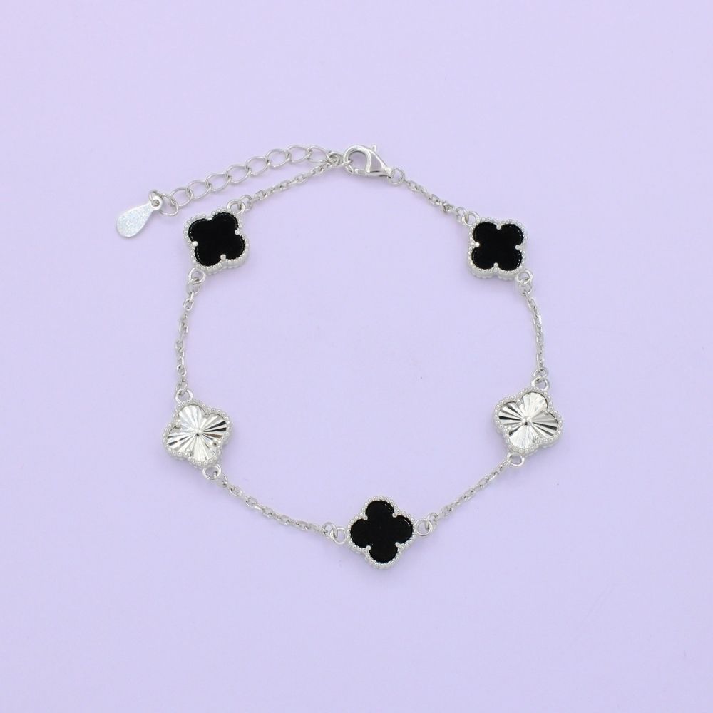 Pulsera de Plata .925 con Diseño de Treból Incrustado de Ónix. 1470