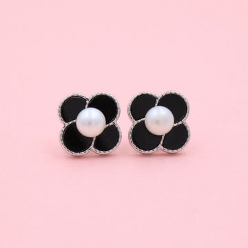 Arete de Plata .925 Diseño de Trébol con Ónix y Perla Natural mod. 1099