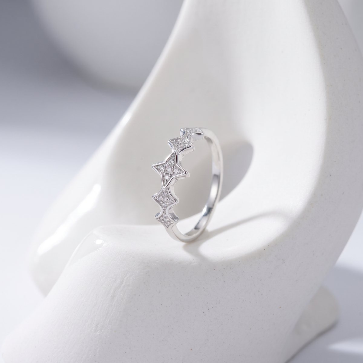 Anillo de Plata. 925 con Diseño de Estrellas  y Madre Perla con Zirconia mod.3251