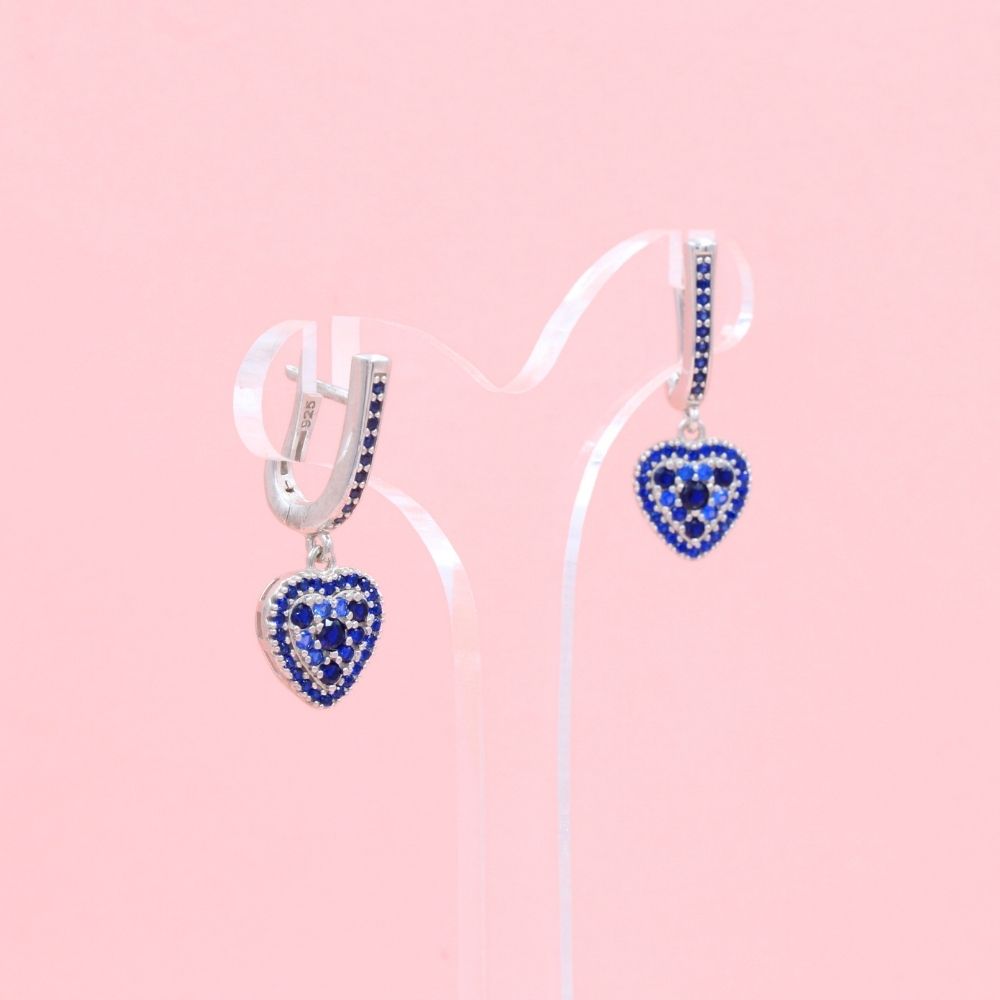 Arete Largo de Plata .925 Diseño de Corazón Incrustado con Zirconia Azul Rey mod. 1101