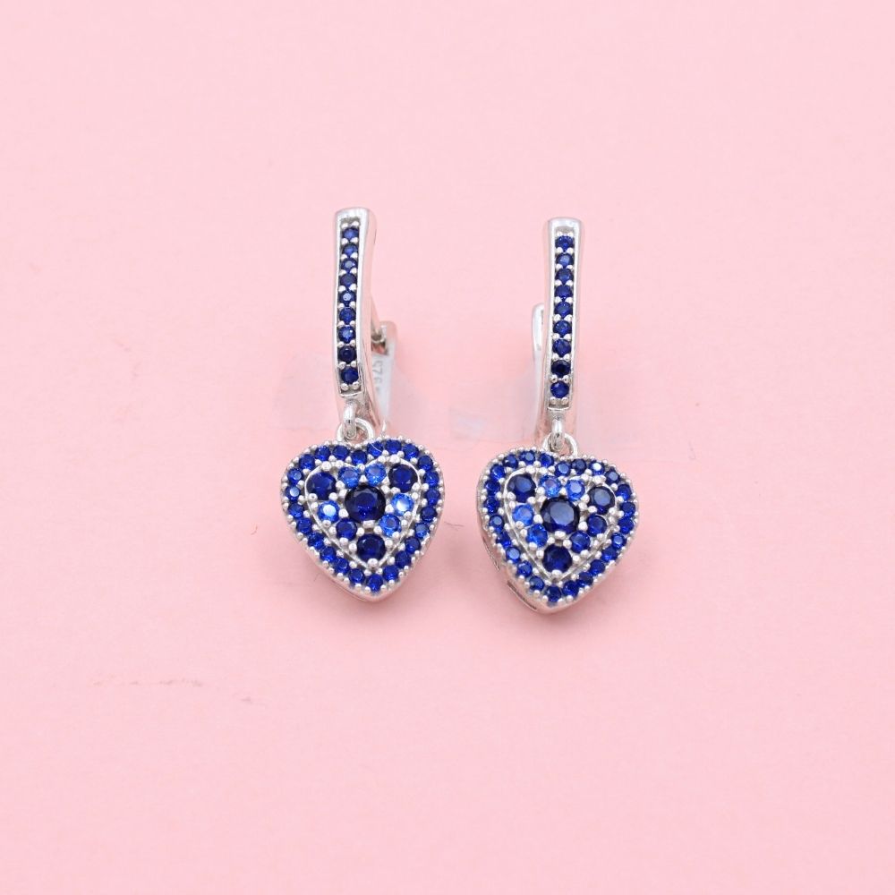 Arete Largo de Plata .925 Diseño de Corazón Incrustado con Zirconia Azul Rey mod. 1101