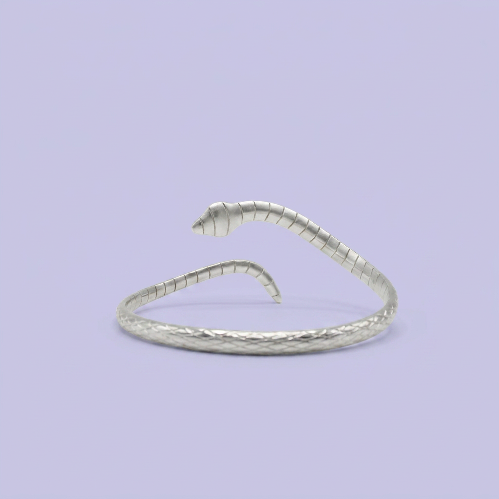 Aro de Plata .925 Rigido con Diseño de Serpiente y Zirconias Verdes mod. 2682