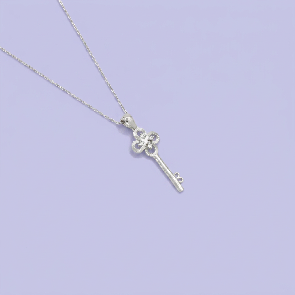 Gargantilla de Plata .925 Llave de Trébol de Cuatro Hojas Detallado con Zirconias mod. 2432