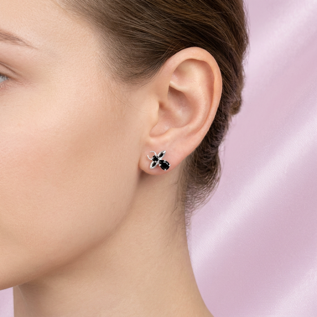 Broquel de Plata .925 con Diseño de Abeja con Zirconia Negra mod. 3059