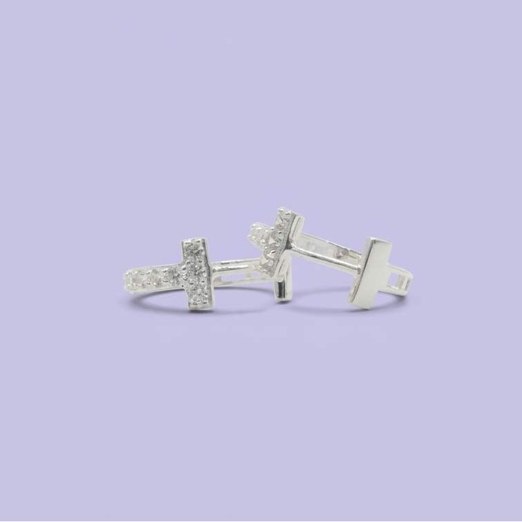 Grapa de Plata .925 Diseño T Incrustado con Zirconia  mod. 2625