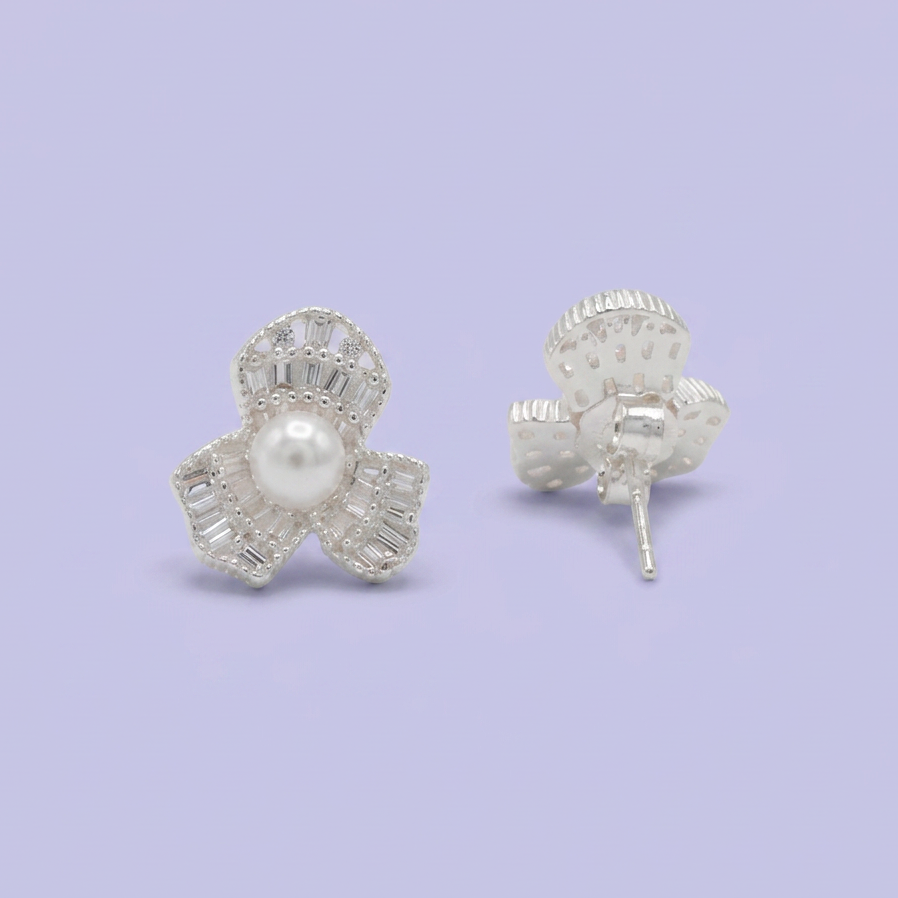 Arete de Plata .925 Diseño de Flor Perla con Zirconias mod. 2777