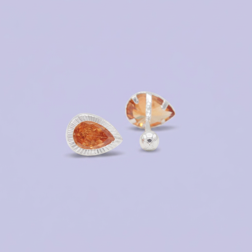 Broquel de Plata .925  con Diseño de Gota con Zirconia Naranja  mod. 3062