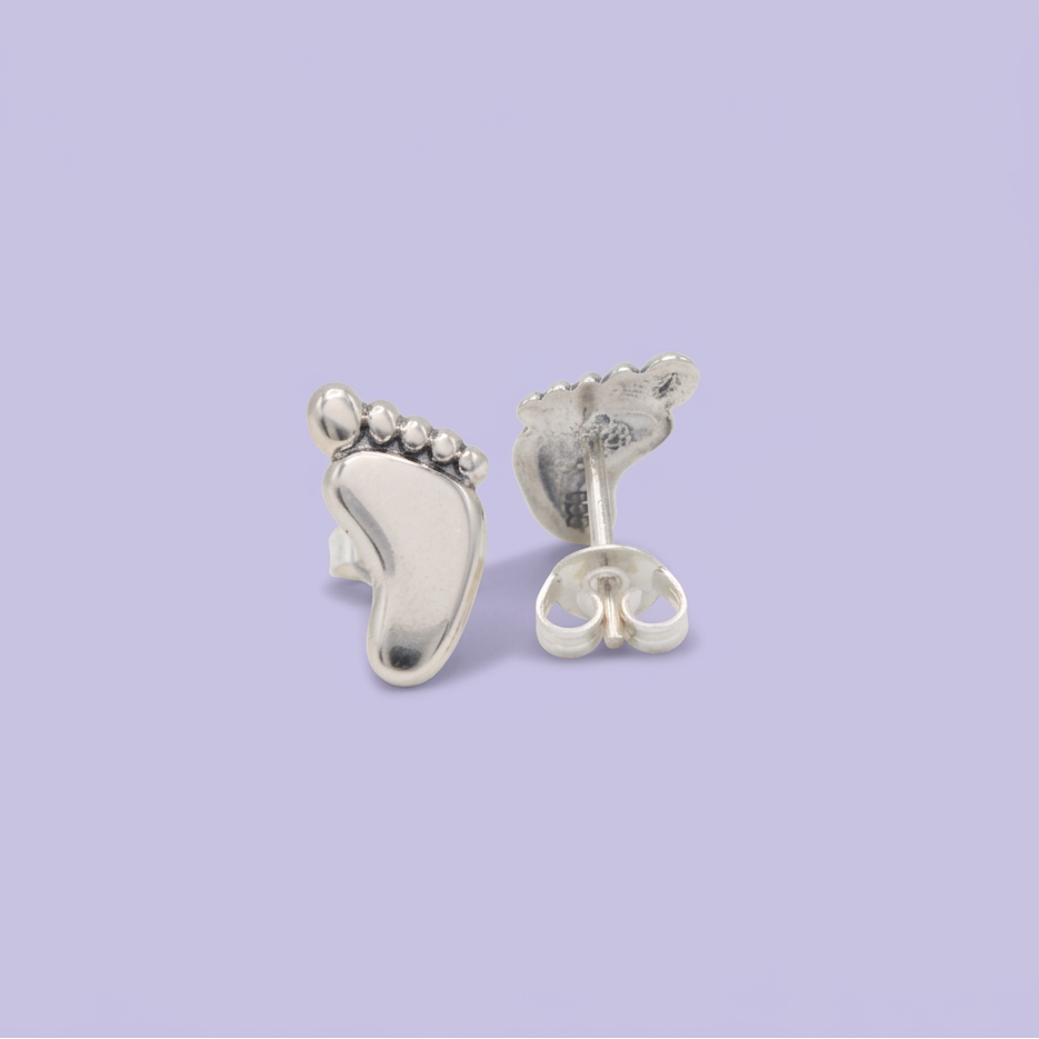 Arete de Plata .925 con Diseño de Pies Liso mod. 2961