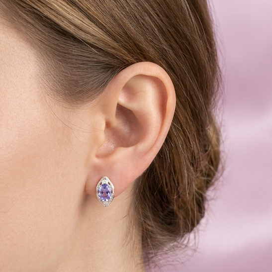 Arete de Plata .925 Diseño Elegante con Zirconia Morada mod. 2388