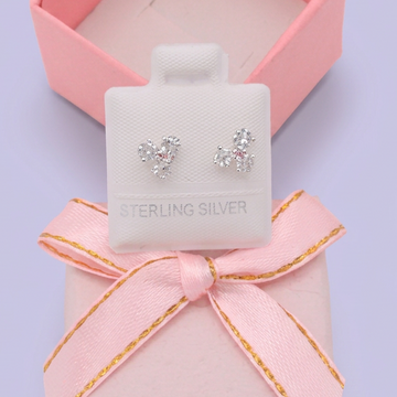 Broquel de Plata .925 Con Diseño de Flor Tres Pétalos con Zirconia Blanca y Centro Rosa  mod. 3058