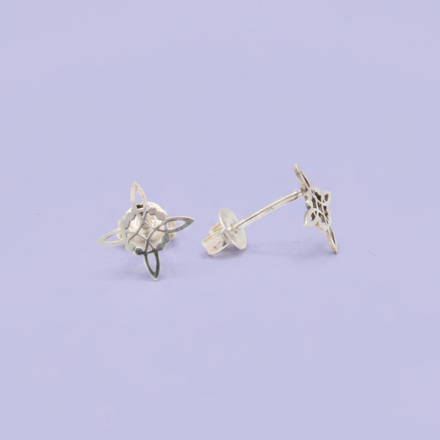 Arete de Plata .925 con Diseño Nudo de Bruja Chico mod. 2974