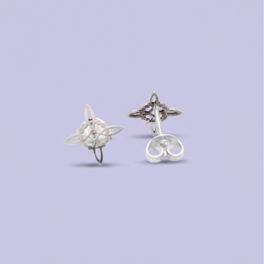 Arete de Plata .925 con Diseño Nudo de Bruja Chico mod. 2974
