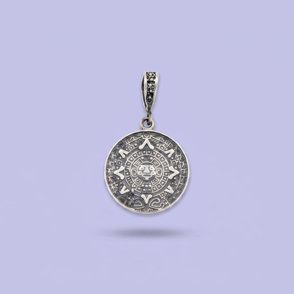 Dije de Plata .925 Diseño Mediano Redondo con Clandario Azteca mod. 2995